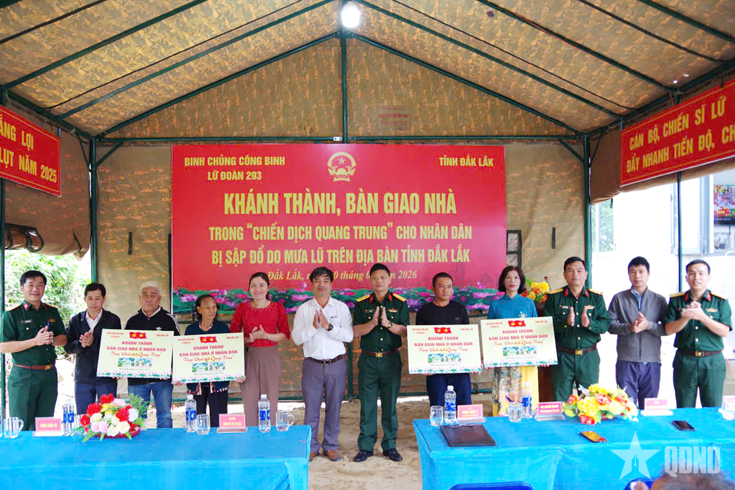 Lữ đoàn 293 (Binh chủng Công binh) bàn giao 4 ngôi nhà trong “Chiến dịch Quang Trung”